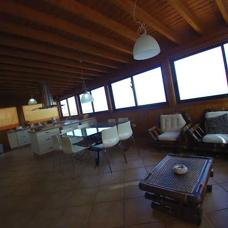 Vakantiehuis Primavera, Heatable Pool, Bbq, Free Wifi El Sauzal